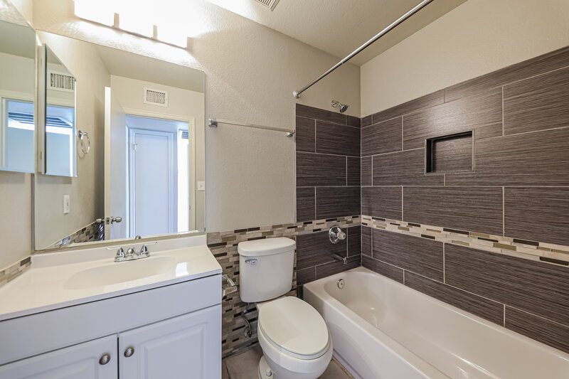 1,790/Mo, 4713 W Menadota Drive Glendale, AZ 85308 Bathroom View