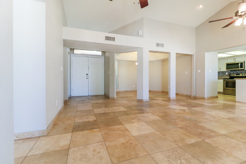 2,235/Mo, 15220 N 63rd Drive Glendale, AZ 85306 Living Room View 3