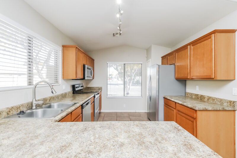 2,025/Mo, 914 S Vegas Mesa, AZ 85208 Kitchen View