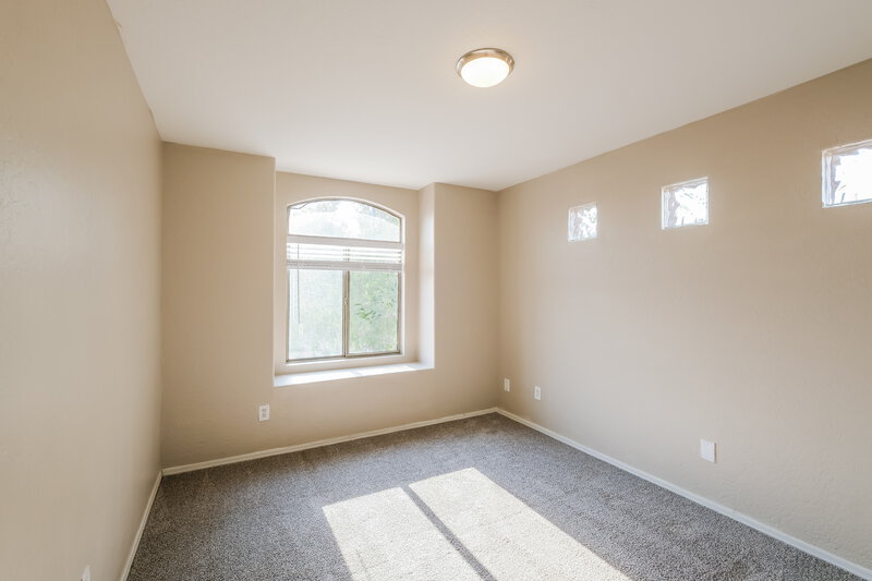 2,125/Mo, 2018 N 106th Lane Avondale, AZ 85392 Bedroom View 2