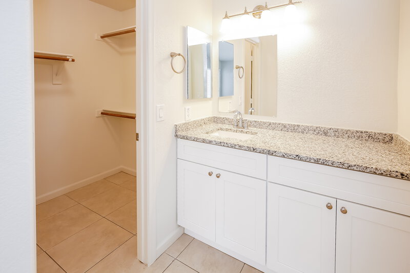 1,905/Mo, 2003 N 89th Dr Phoenix, AZ 85037 Main Bathroom View