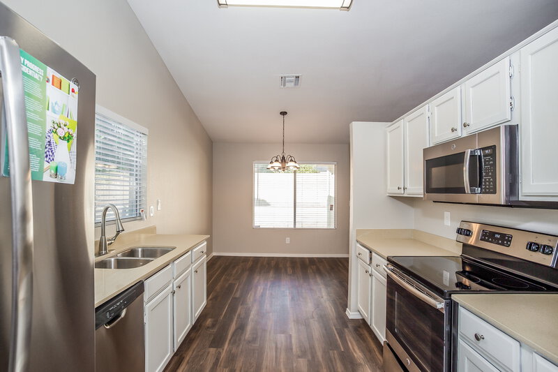2,390/Mo, 19926 N 69th Ave Glendale, AZ 85308 Kitchen View