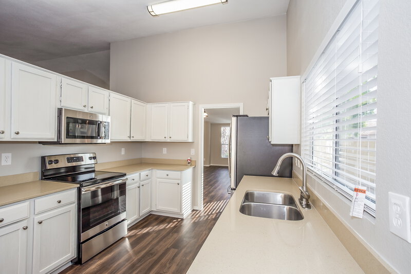 2,390/Mo, 19926 N 69th Ave Glendale, AZ 85308 Kitchen View 2