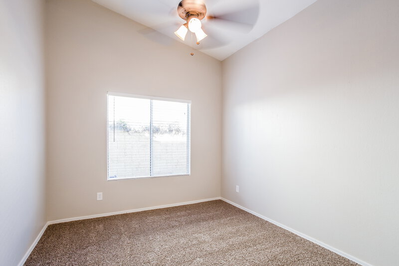 2,390/Mo, 19926 N 69th Ave Glendale, AZ 85308 Bedroom View 3