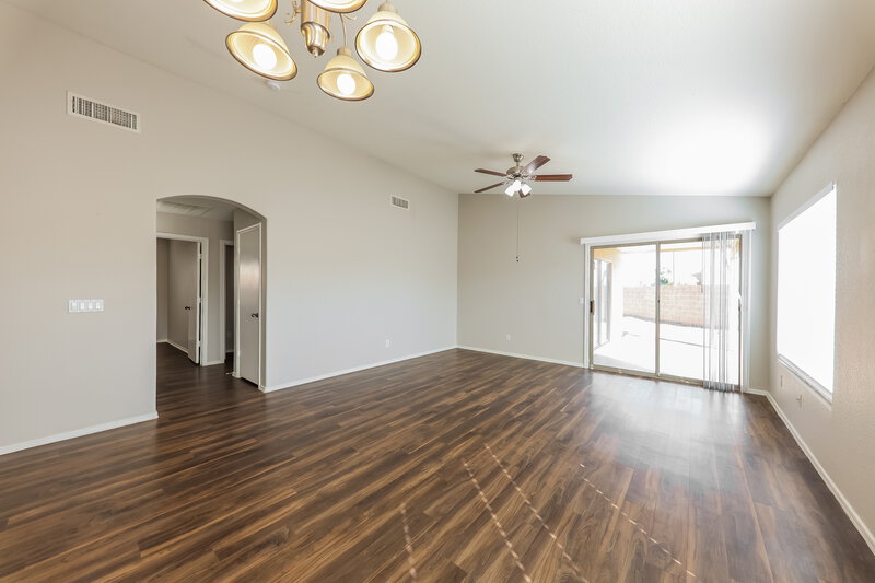 1,980/Mo, 13401 N 127th Drive El Mirage, AZ 85335 Misc View 4