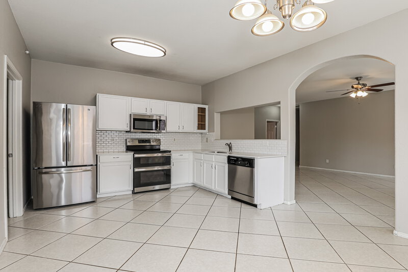 1,895/Mo, 6622 W Riva Road Phoenix, AZ 85043 Kitchen View