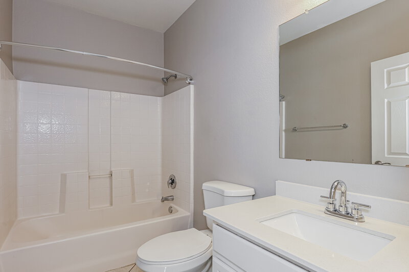 1,895/Mo, 6622 W Riva Road Phoenix, AZ 85043 Bathroom View
