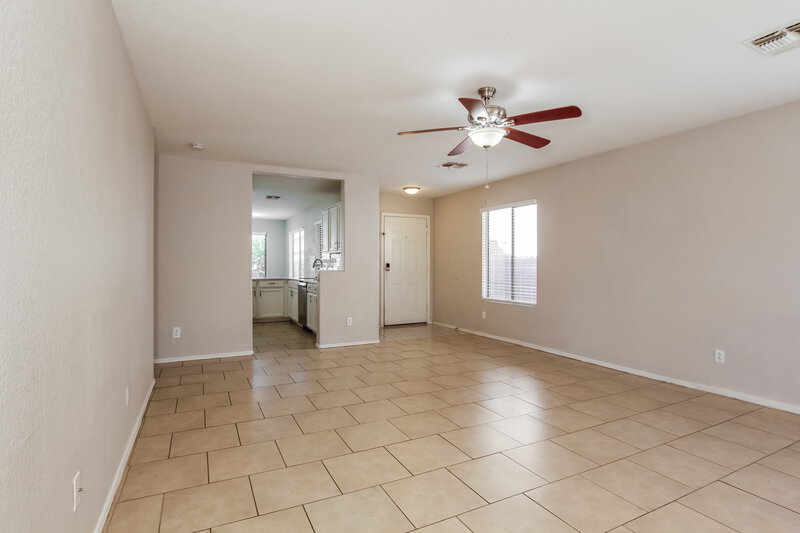 1,895/Mo, 2513 N 114th Avenue Avondale, AZ 85392 Living Room View 3