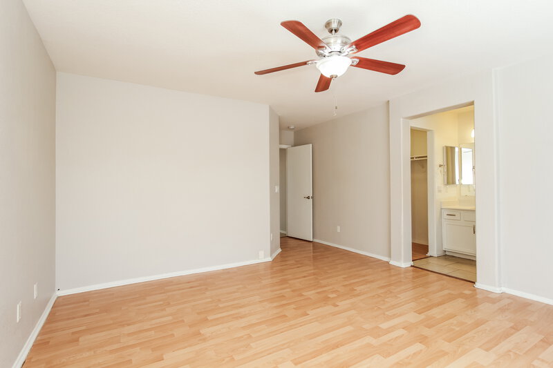 1,895/Mo, 2513 N 114th Avenue Avondale, AZ 85392 Main Bedroom View 2