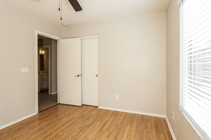 1,895/Mo, 2513 N 114th Avenue Avondale, AZ 85392 Bedroom View 2