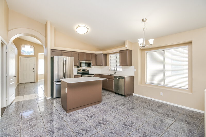 2,340/Mo, 832 E Baylor Lane Chandler, AZ 85225 Kitchen View