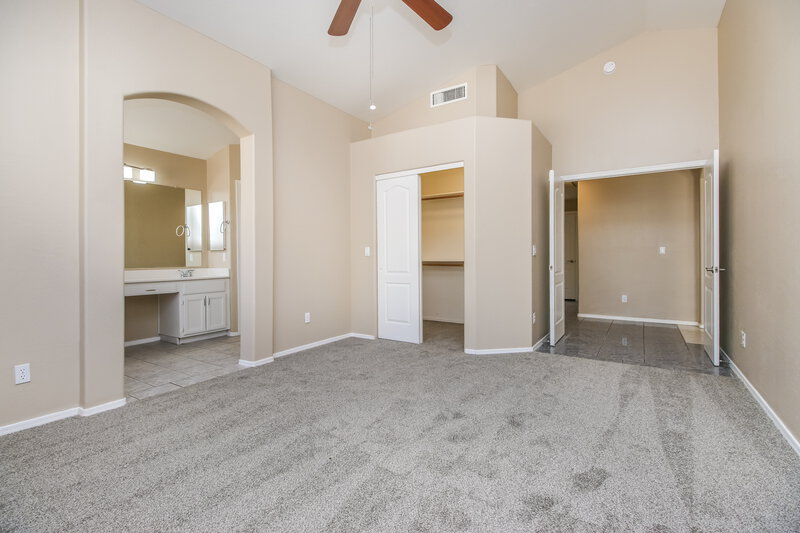 2,340/Mo, 832 E Baylor Lane Chandler, AZ 85225 Main Bedroom View