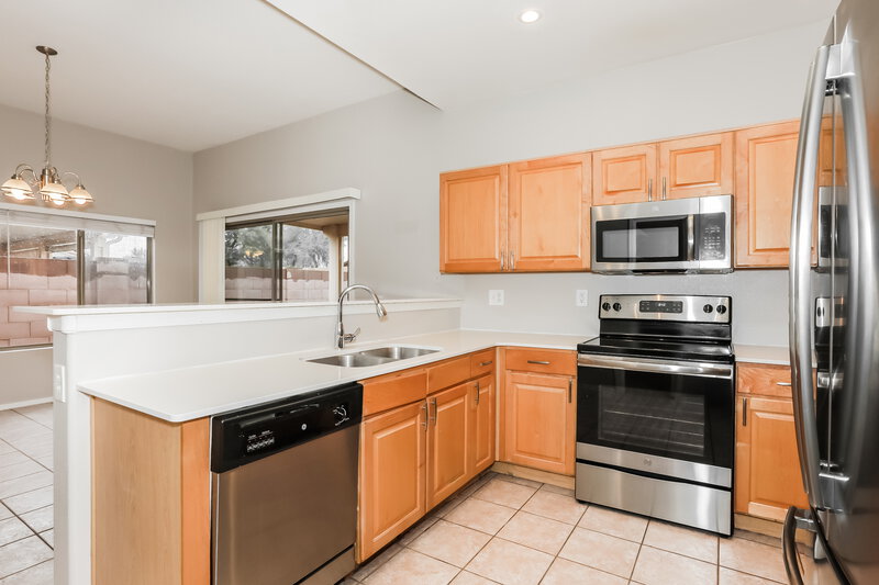2,120/Mo, 6312 S Nash Way Chandler, AZ 85249 Kitchen View 2