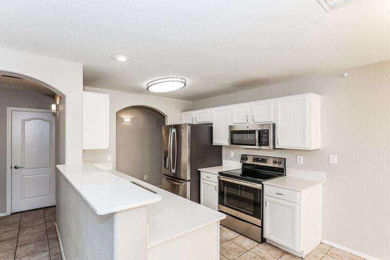 1,935/Mo, 1901 N 129th Avenue Avondale, AZ 85392 Kitchen View 2