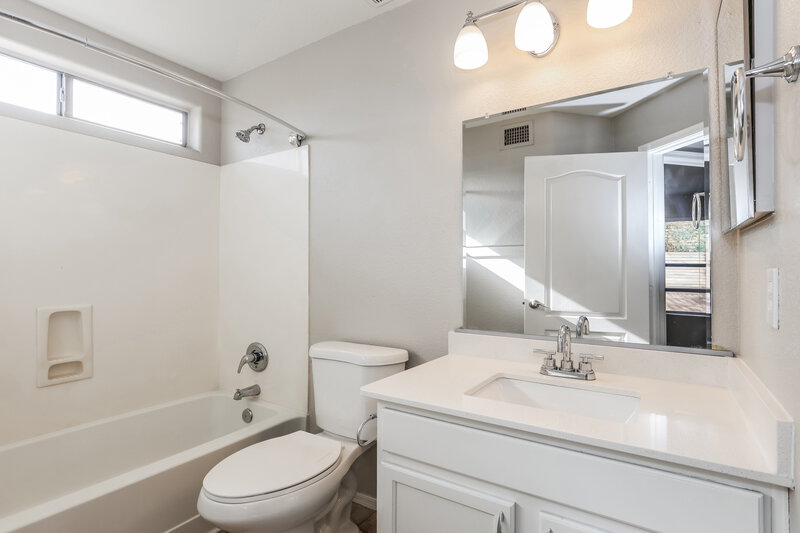 1,935/Mo, 1901 N 129th Avenue Avondale, AZ 85392 Bathroom View