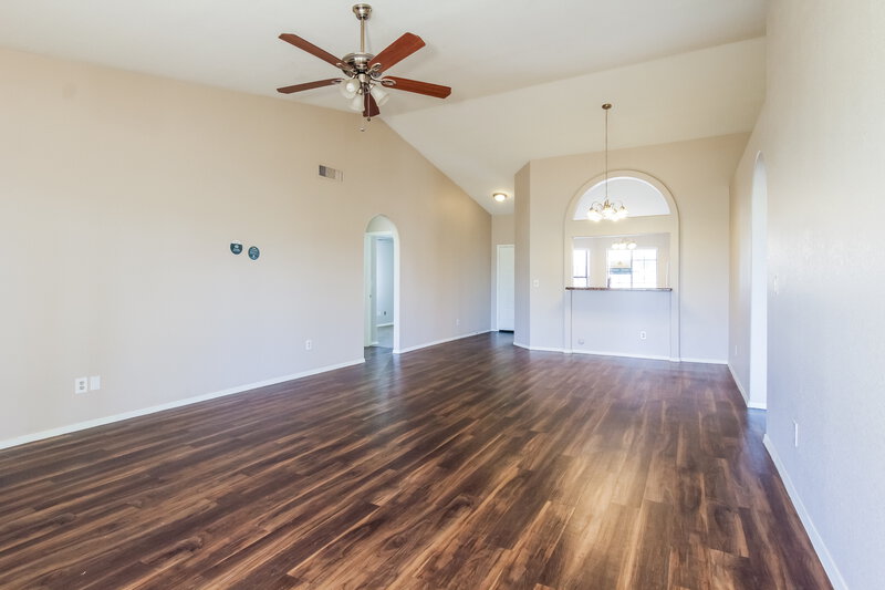 2,135/Mo, 8727 W Sierra Vista Drive Glendale, AZ 85305 Dining Room View 2