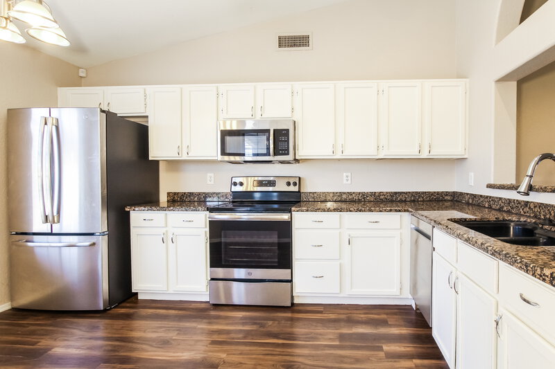 2,135/Mo, 8727 W Sierra Vista Drive Glendale, AZ 85305 Kitchen View