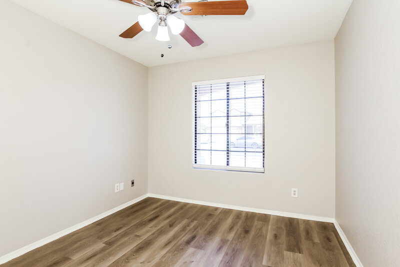 2,135/Mo, 8727 W Sierra Vista Drive Glendale, AZ 85305 Bedroom View 3