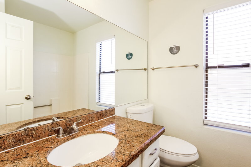 2,135/Mo, 8727 W Sierra Vista Drive Glendale, AZ 85305 Bathroom View