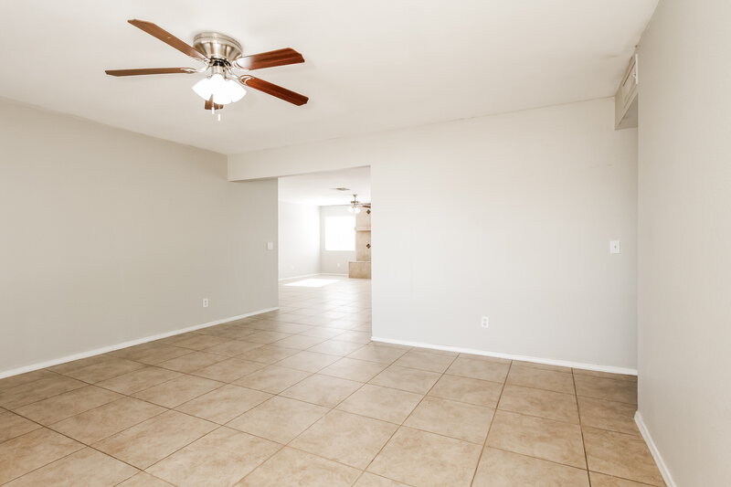 2,055/Mo, 5523 W Villa Maria Drive Glendale, AZ 85308 Living Room View