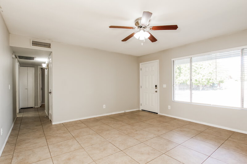 2,055/Mo, 5523 W Villa Maria Drive Glendale, AZ 85308 Living Room View 2