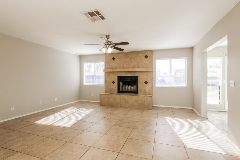 2,055/Mo, 5523 W Villa Maria Drive Glendale, AZ 85308 Family Room View