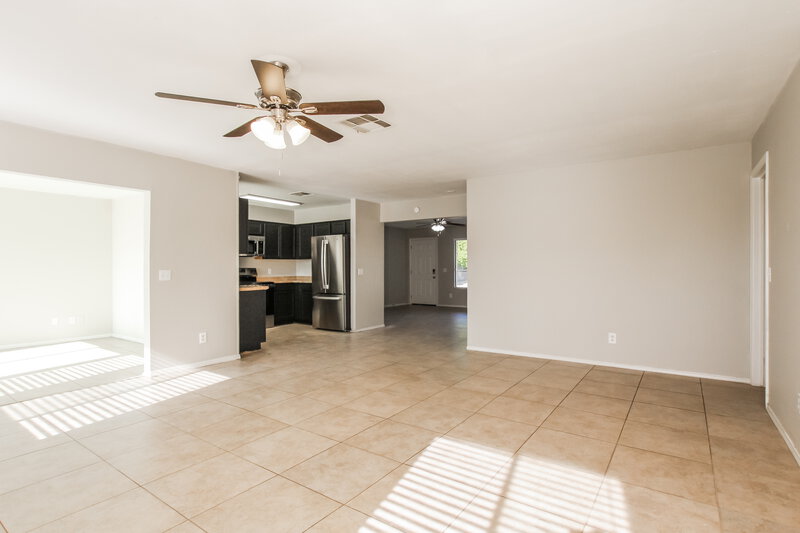 2,055/Mo, 5523 W Villa Maria Drive Glendale, AZ 85308 Family Room View 2