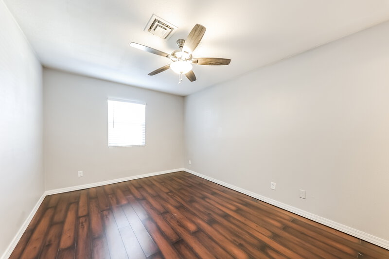 2,050/Mo, 12323 N 86th Lane Peoria, AZ 85381 Bedroom View 2