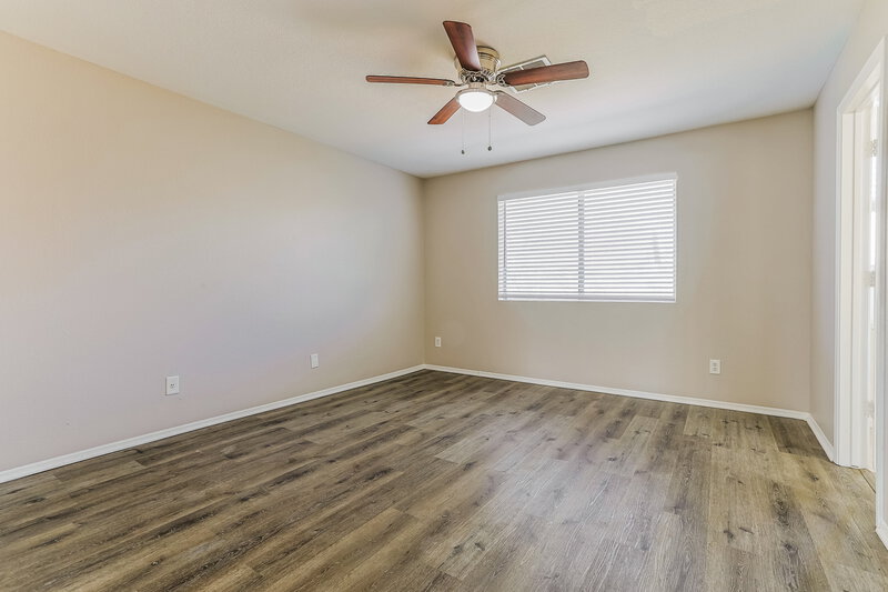 1,895/Mo, 8746 W Mclellan Road Glendale, AZ 85305 Main Bedroom View