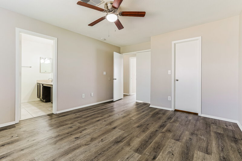 1,895/Mo, 8746 W Mclellan Road Glendale, AZ 85305 Main Bedroom View 2