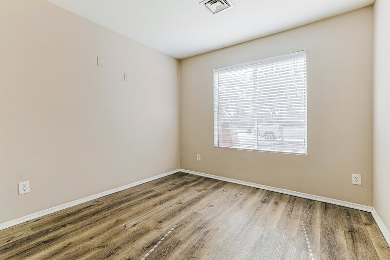 1,895/Mo, 8746 W Mclellan Road Glendale, AZ 85305 Bedroom View