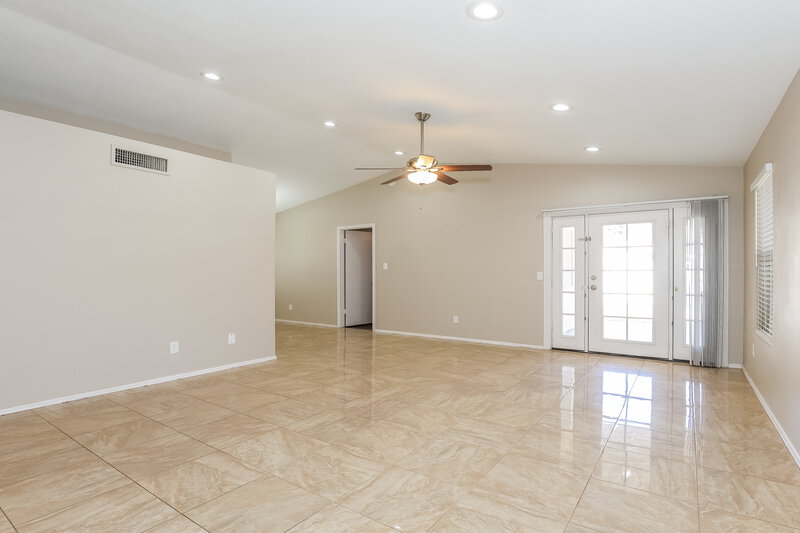 1,970/Mo, 4758 W Escuda Drive Glendale, AZ 85308 Living Room View