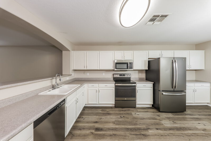 2,245/Mo, 7637 S 27th Way Phoenix, AZ 85042 Kitchen View 2