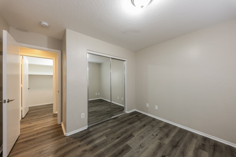 2,245/Mo, 7637 S 27th Way Phoenix, AZ 85042 Bedroom View 2