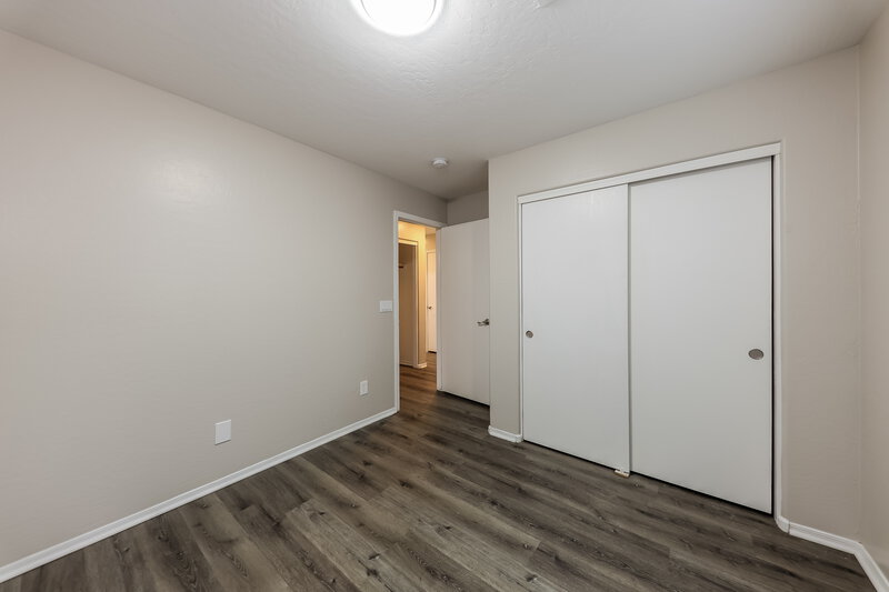 2,245/Mo, 7637 S 27th Way Phoenix, AZ 85042 Bedroom View 4