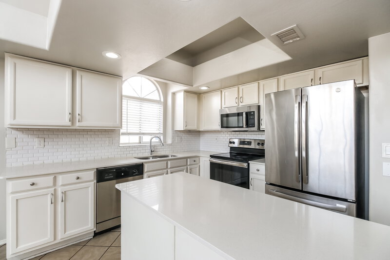 1,790/Mo, 11024 W Frier Drive Glendale, AZ 85307 Kitchen View