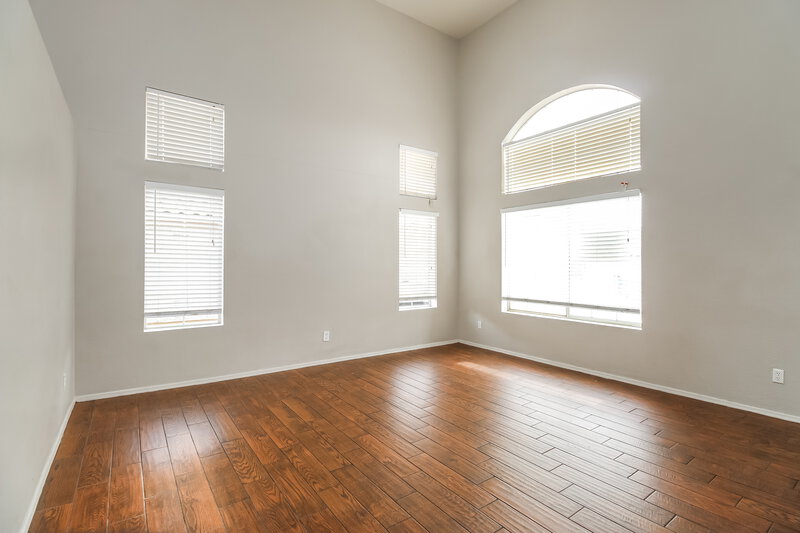 1,790/Mo, 11024 W Frier Drive Glendale, AZ 85307 Family Room View