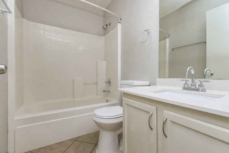 1,790/Mo, 11024 W Frier Drive Glendale, AZ 85307 Bathroom View