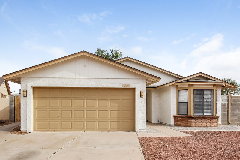 1,890/Mo, 709 N 2nd Street Avondale, AZ 85323 External View