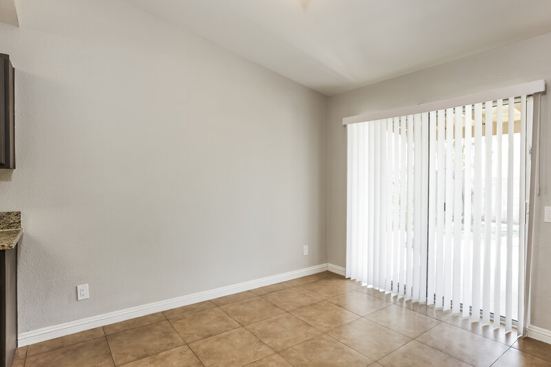 1,850/Mo, 10107 W Roma Avenue Phoenix, AZ 85037 Living Room View