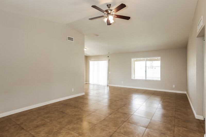 1,850/Mo, 10107 W Roma Avenue Phoenix, AZ 85037 Living Room View 3