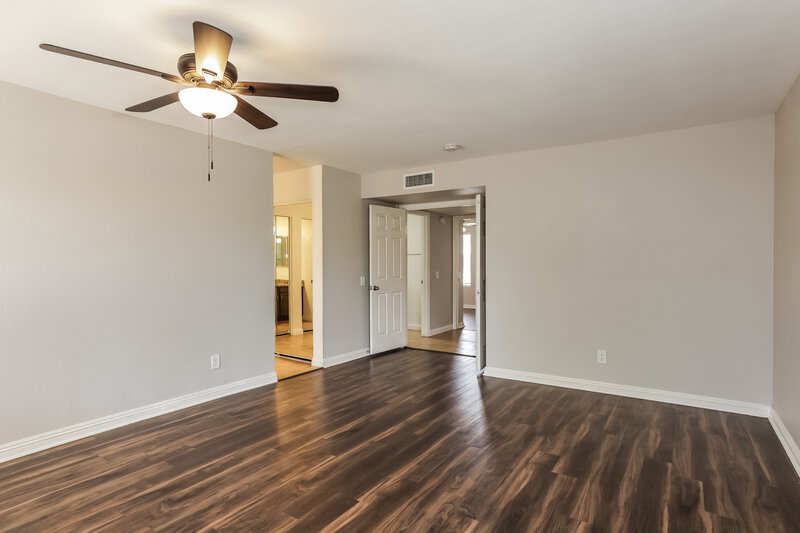 1,850/Mo, 10107 W Roma Avenue Phoenix, AZ 85037 Main Bedroom View 2