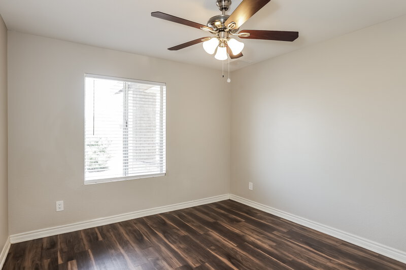 1,850/Mo, 10107 W Roma Avenue Phoenix, AZ 85037 Bedroom View 2