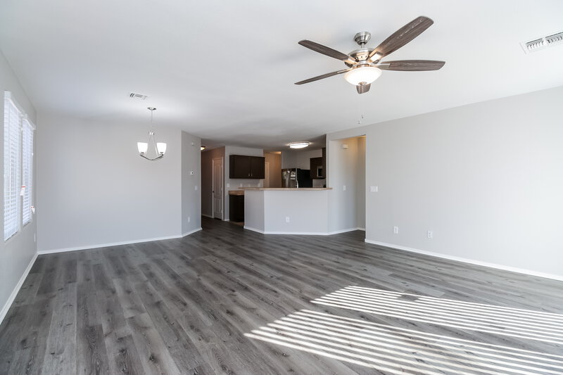 1,925/Mo, 935 E Kelsi Avenue San Tan Valley, AZ 85140 Living Room View 3