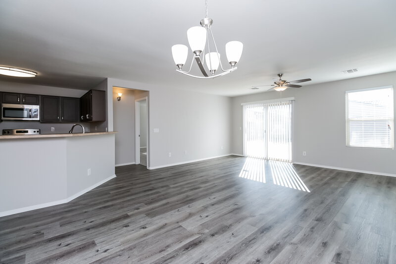 1,925/Mo, 935 E Kelsi Avenue San Tan Valley, AZ 85140 Dining Room View
