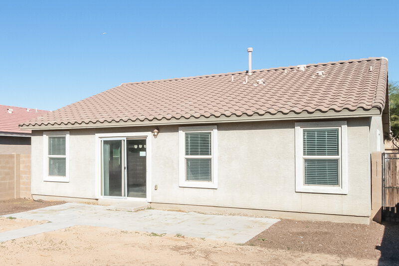 1,925/Mo, 935 E Kelsi Avenue San Tan Valley, AZ 85140 Rear View