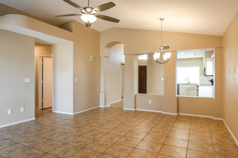 2,070/Mo, 1102 E Villa Theresa Dr Phoenix, AZ 85022 Living Room View 2