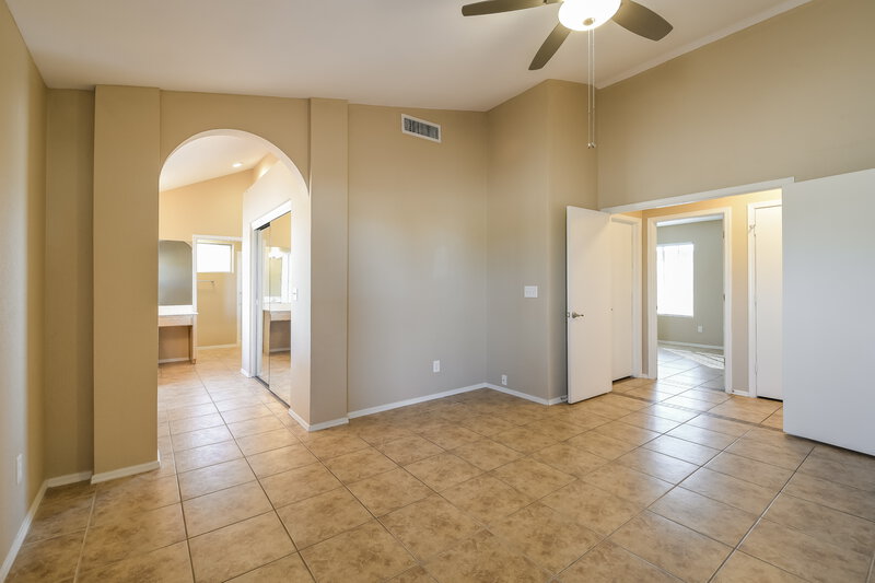 2,070/Mo, 1102 E Villa Theresa Dr Phoenix, AZ 85022 Main Bedroom View 2