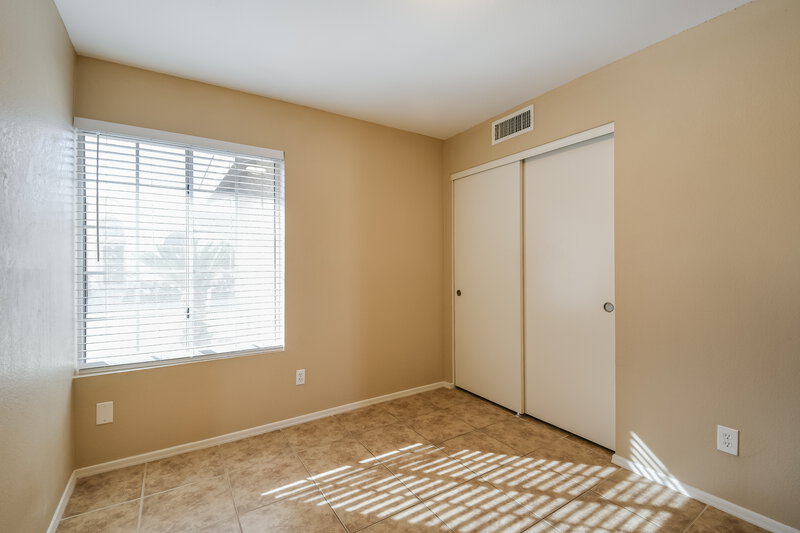 2,070/Mo, 1102 E Villa Theresa Dr Phoenix, AZ 85022 Bedroom View