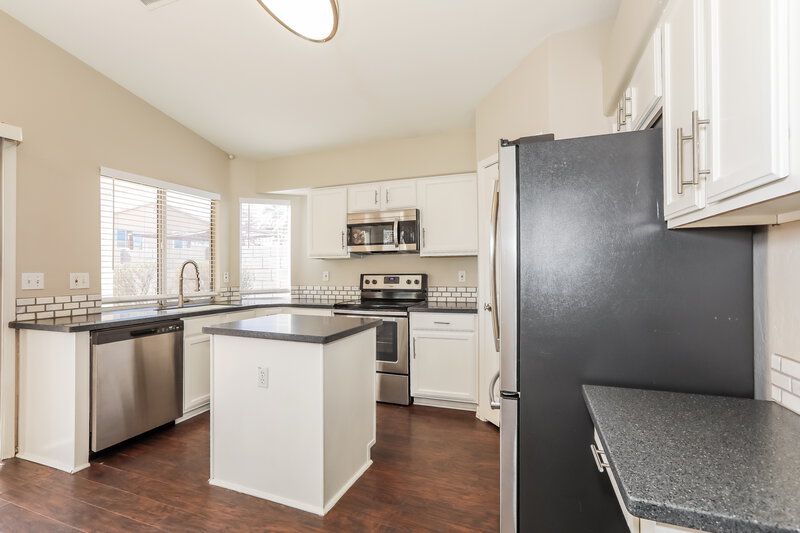 2,200/Mo, 867 E Morelos Street Chandler, AZ 85225 Kitchen View 2